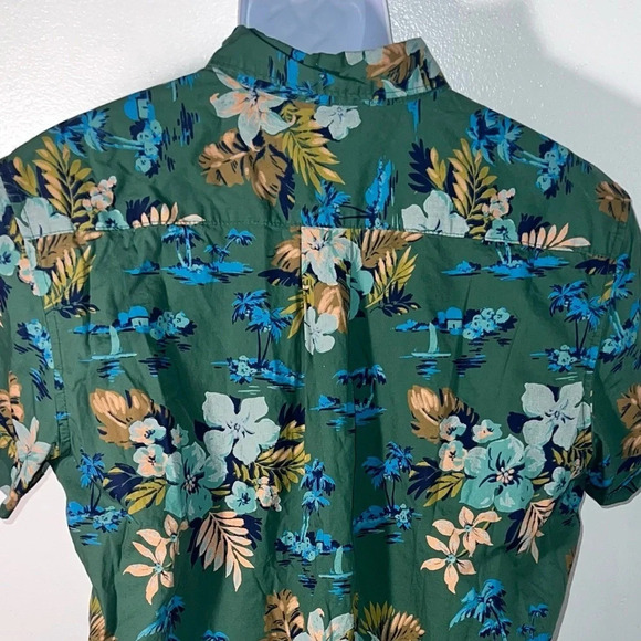 Arizona Jeans ,medium men’s Hawaiian short sleeve button front top pocket - Picture 5 of 9